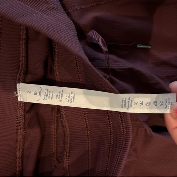 Lululemon studio pants size 2 (25” classic burgundy cropped). Worn once. - Picture 3 of 3